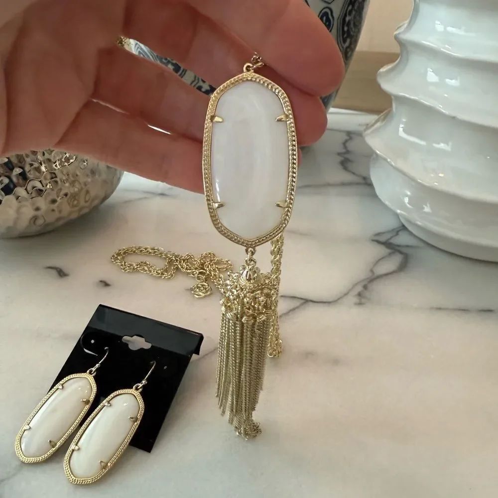 Kendra Scott Rayne necklace and earring set - Picture 4 of 5